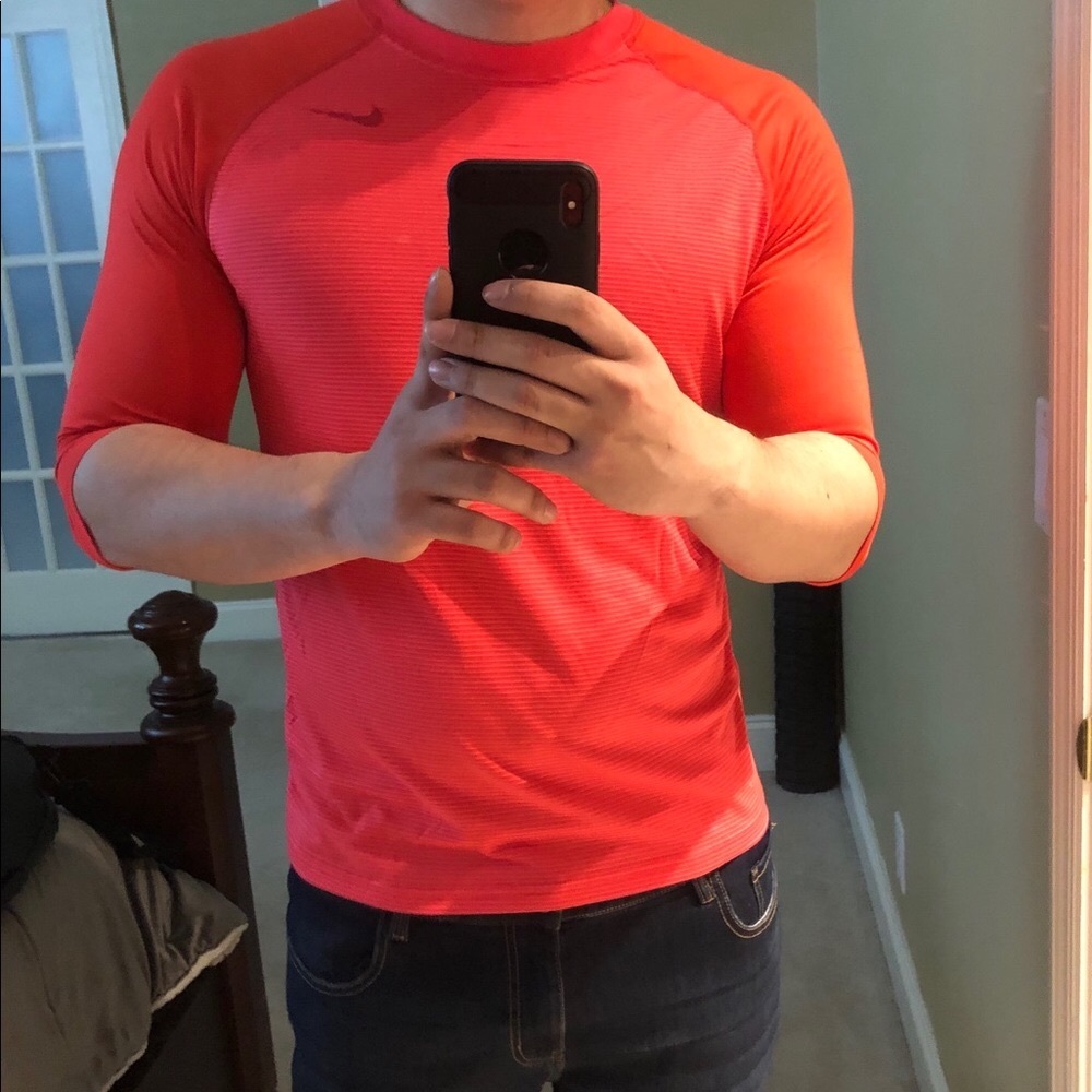 Nike 3/4ths sleeve shirt